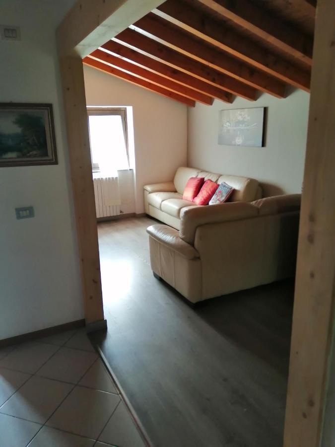 Casa Vacanze La Ca Del Cunfec Sondrio Exterior foto
